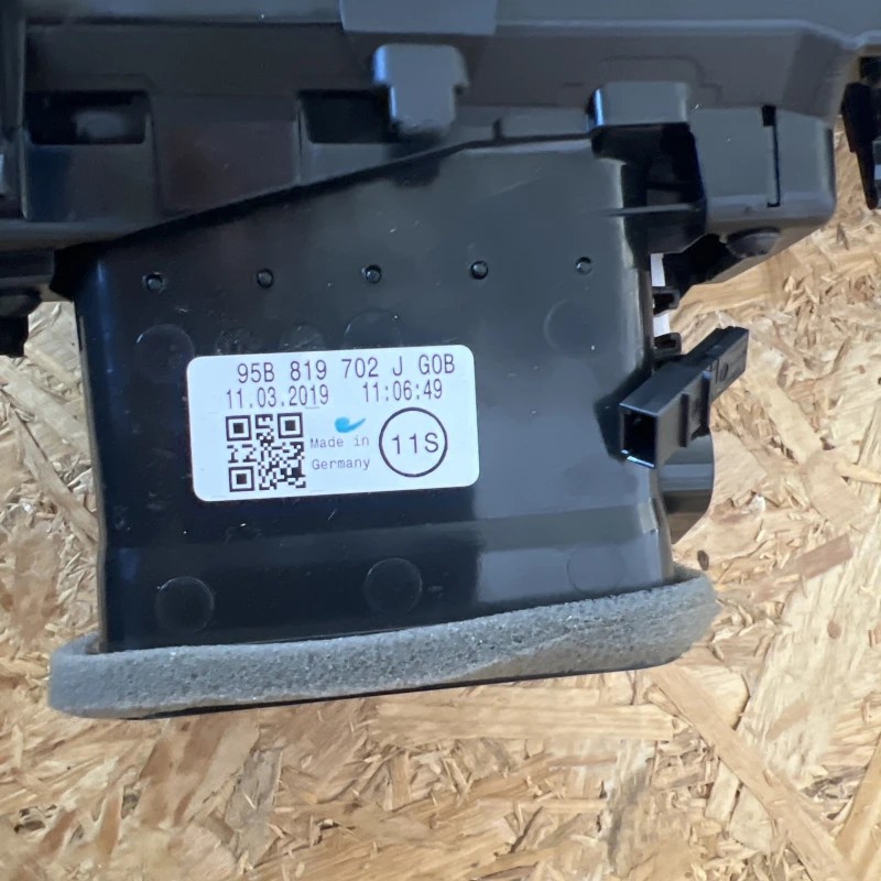 Grila aer bord / Porsche Macan Macan 2019 / Interior