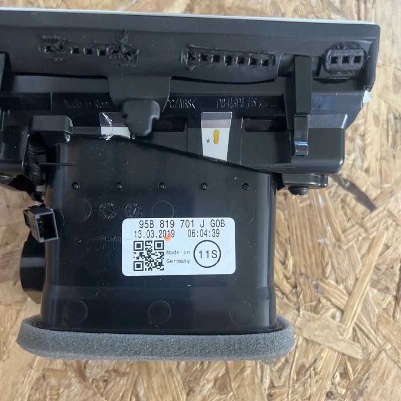 Grila aer bord / Porsche Macan Macan 2019 / Interior