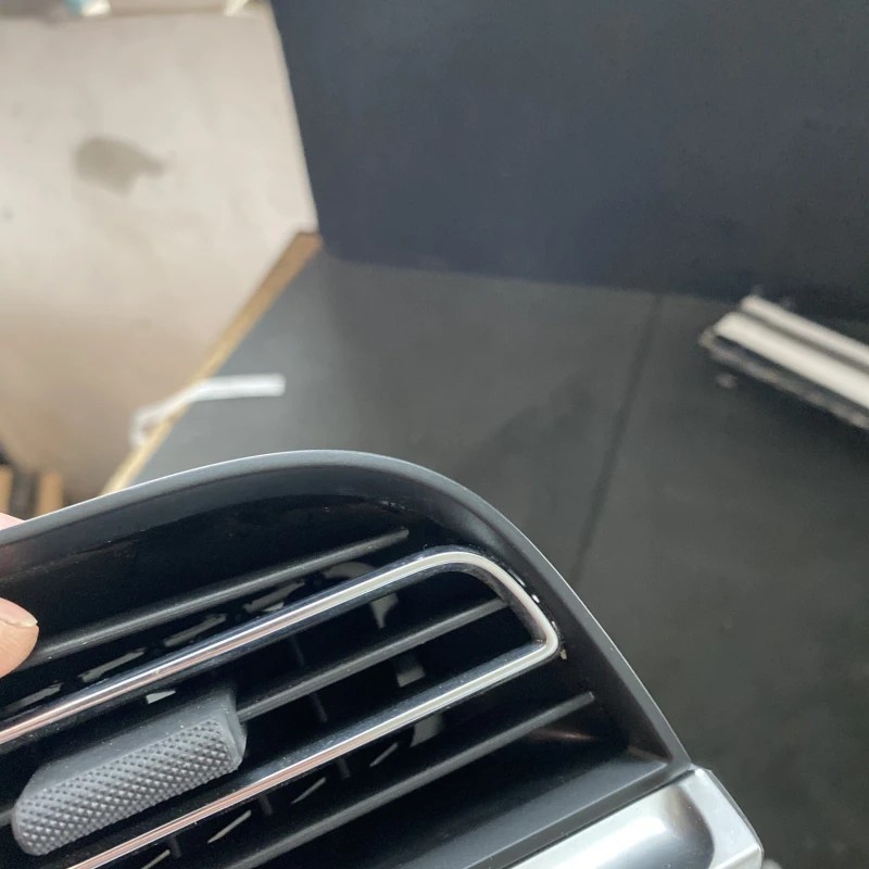 Grila aer bord / Porsche Macan Macan 2019 / Interior