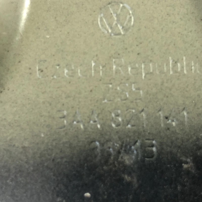 Suport aripa stanga fata / Volkswagen Passat B7 2013 / Caroserie, oglinzi si faruri