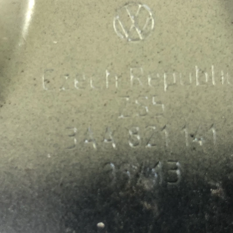 Suport aripa stanga fata / Volkswagen Passat B7 2013 / Caroserie, oglinzi si faruri