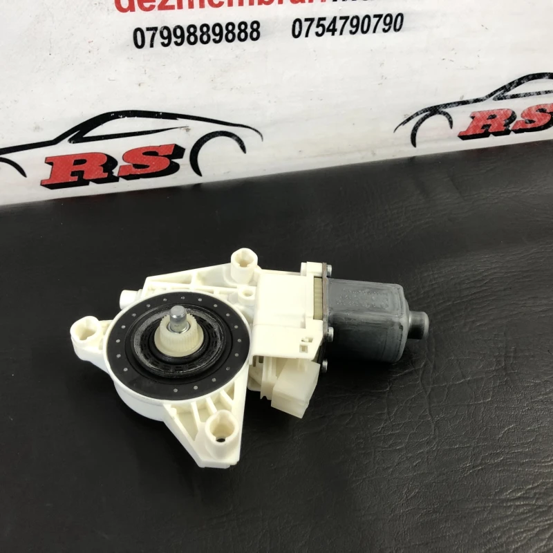 Motoras geam dreapta fata / Mercedes-Benz B Class W246 2012 / Audio si electronice