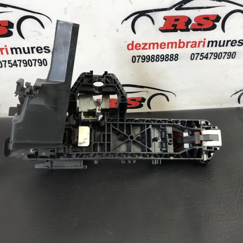 Maner usa dreapta fata / Mercedes-Benz B Class W246 2012 / Caroserie, oglinzi si faruri