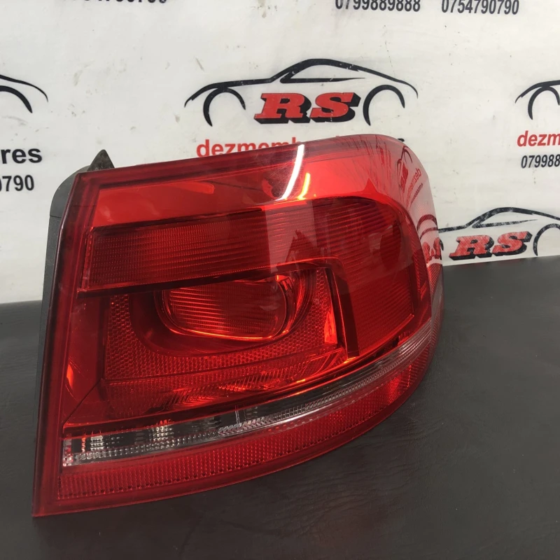 Stop dreapta caroserie / Volkswagen Passat B7 2014 / Caroserie, oglinzi si faruri