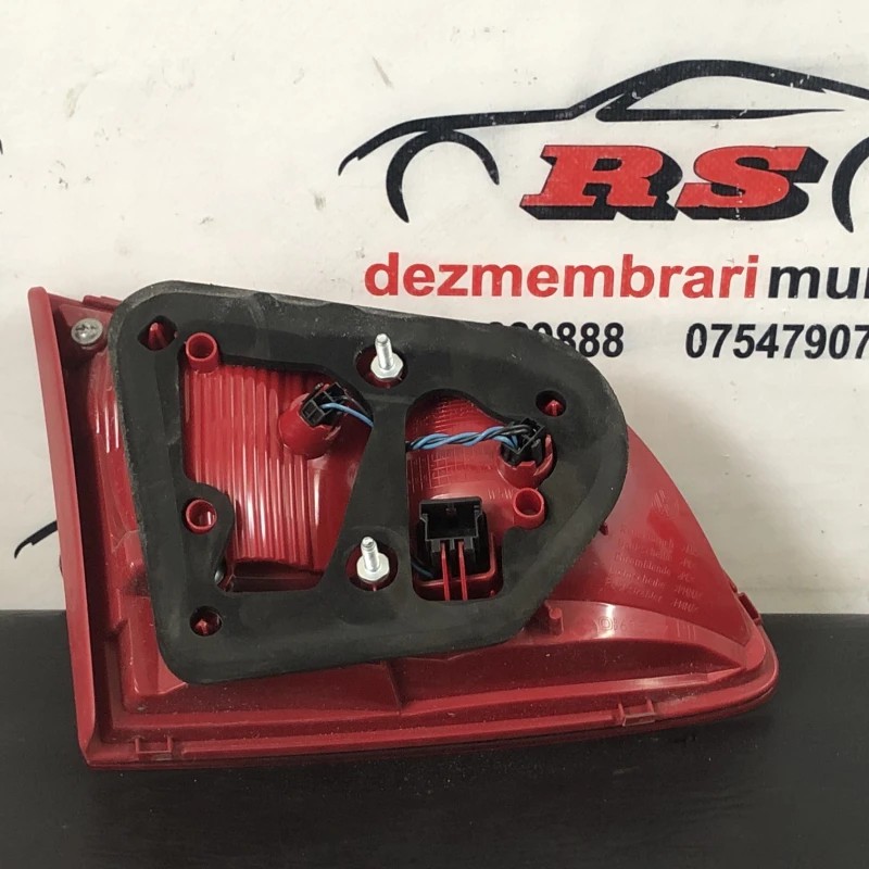 Stop dreapta haion / Volkswagen Passat B7 2013 / Caroserie, oglinzi si faruri