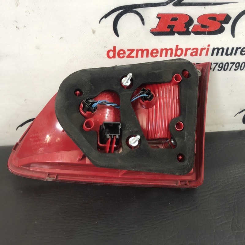 Stop stanga haion / Volkswagen Passat B7 2013 / Caroserie, oglinzi si faruri