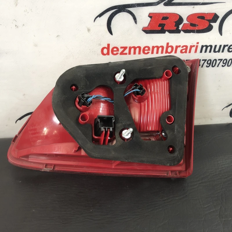 Stop stanga haion / Volkswagen Passat B7 2013 / Caroserie, oglinzi si faruri
