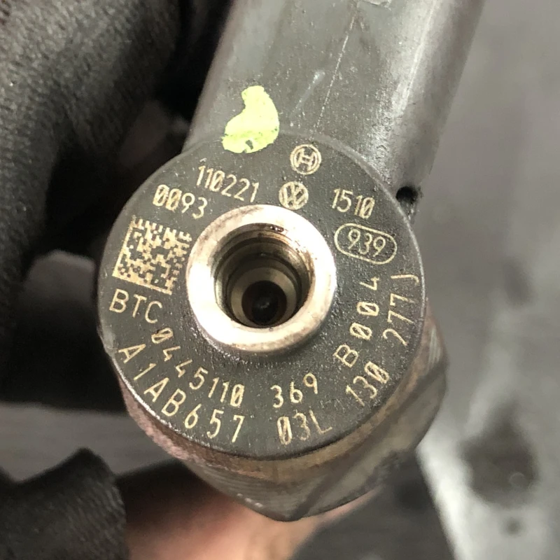 Injector / Volkswagen Passat B7 2013 / Motor, racire si evacuare