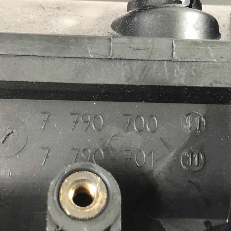 Galerie de admisie / BMW Seria 7 E65 2008 / Motor, racire si evacuare