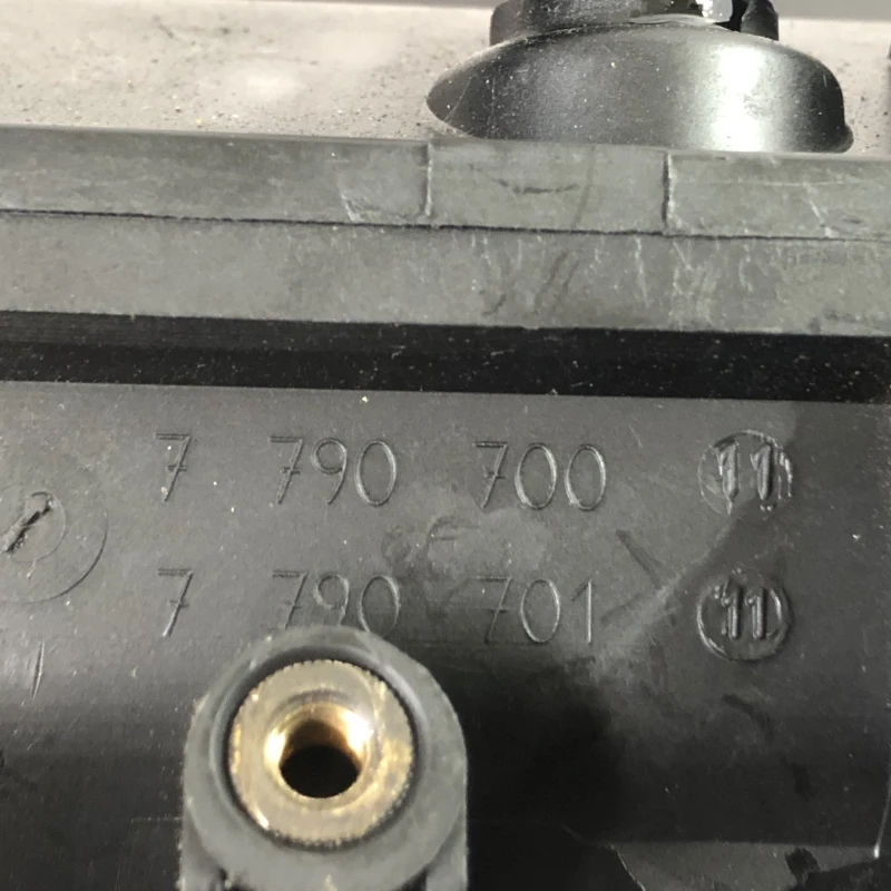 Galerie de admisie / BMW Seria 7 E65 2008 / Motor, racire si evacuare