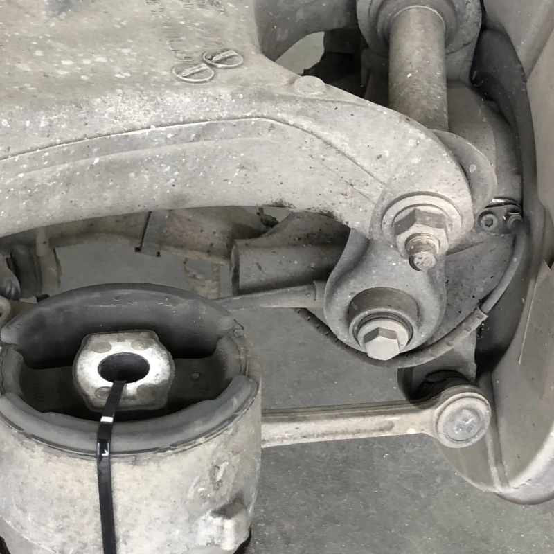 Punte spate / BMW Seria 7 E65 2008 / Directie si suspensie