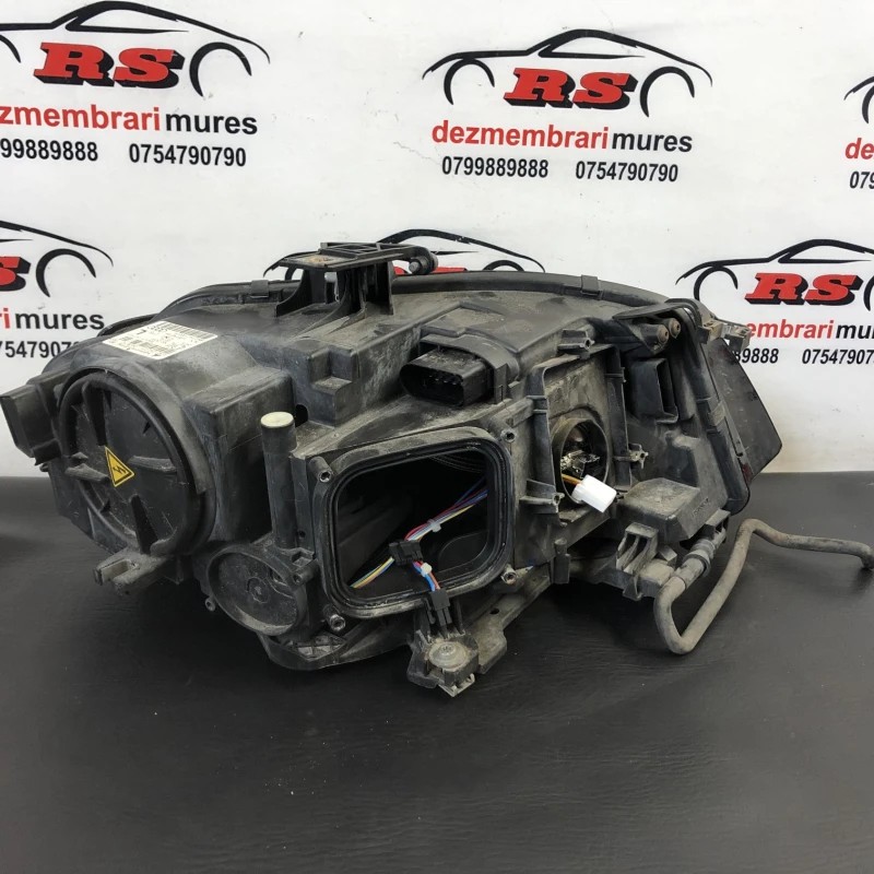 Far stanga xenon / Audi A4 B8 2011 / Caroserie, oglinzi si faruri