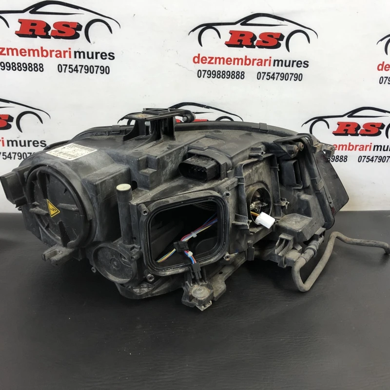 Far stanga xenon / Audi A4 B8 2011 / Caroserie, oglinzi si faruri
