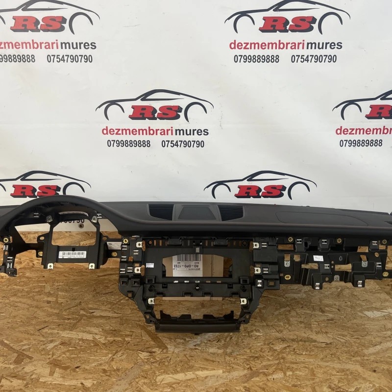 Plansa bord / Porsche Macan Macan 2019 / Interior