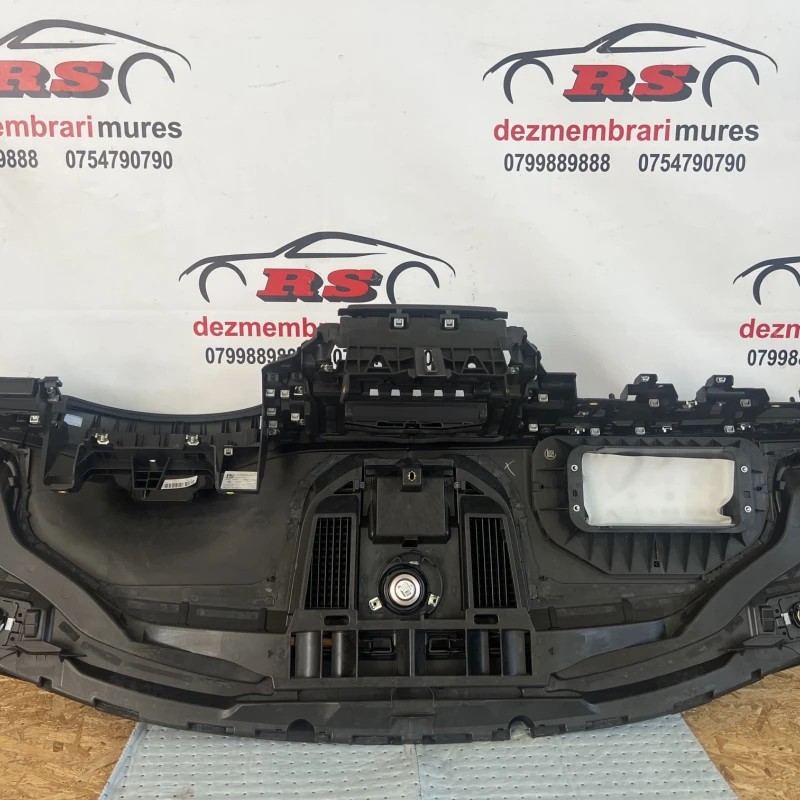 Plansa bord / Porsche Macan Macan 2019 / Interior