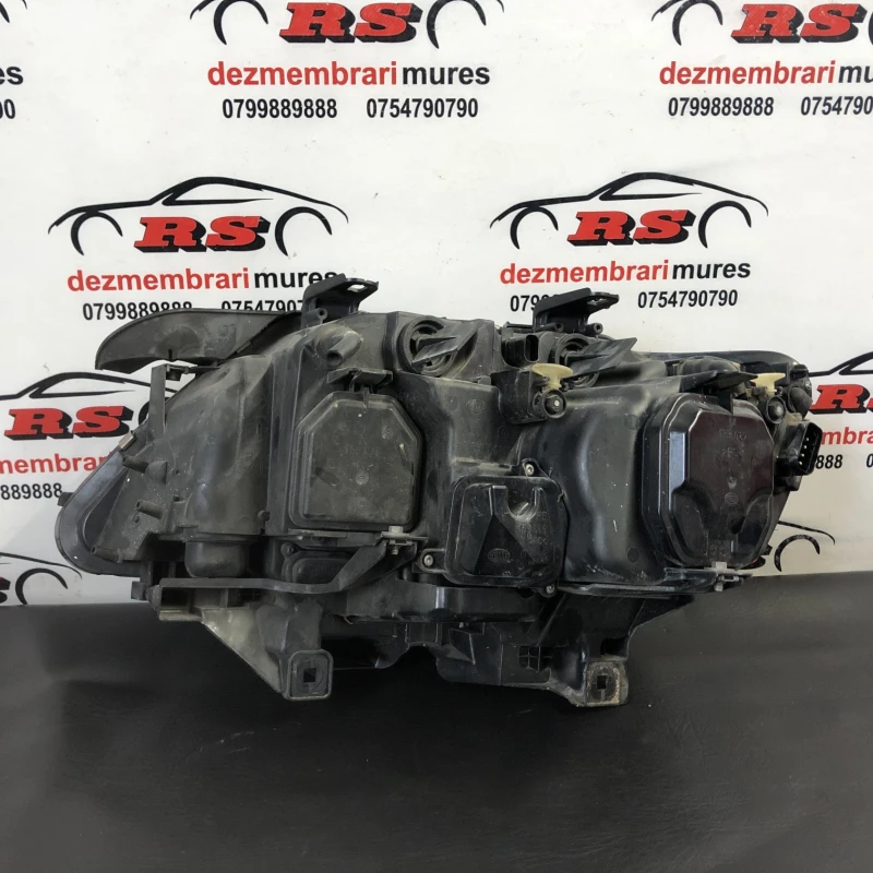 Far dreapta xenon / BMW Seria 7 E65 2008 / Caroserie, oglinzi si faruri