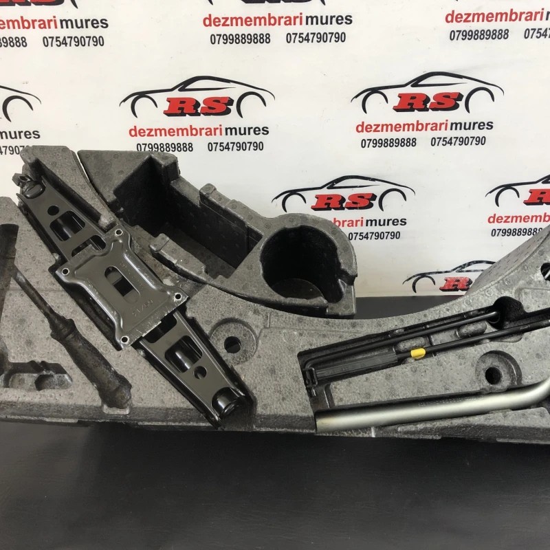 Cric roti spuma / Volkswagen Passat B7 2014 / Accesorii roti si capace