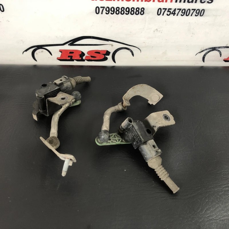 Senzori nivel far / Volkswagen Passat B7 2014 / Audio si electronice