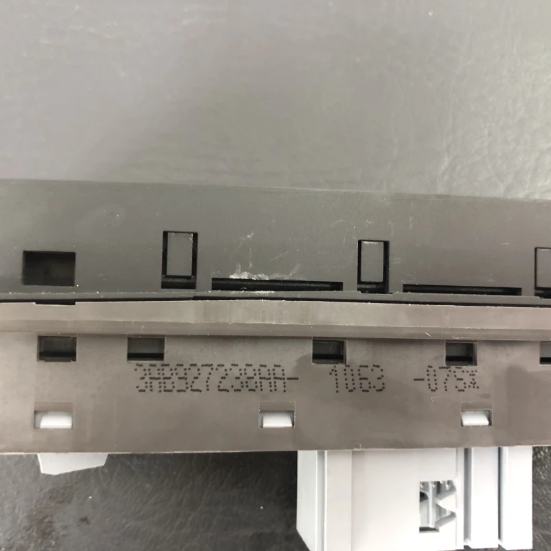 Butoane consola dreapta / Volkswagen Passat B7 2014 / Interior