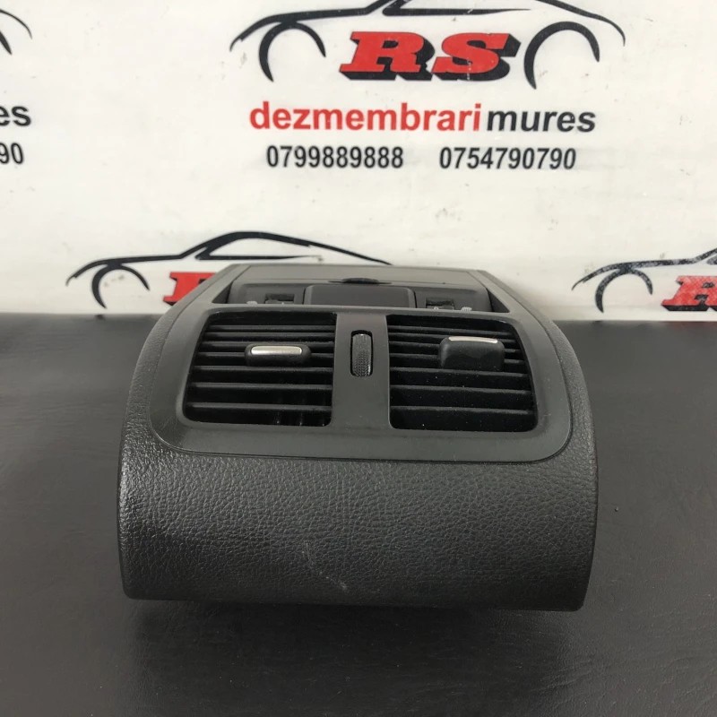 Grila ventilatie aer spate / Volkswagen Passat B7 2014 / Interior