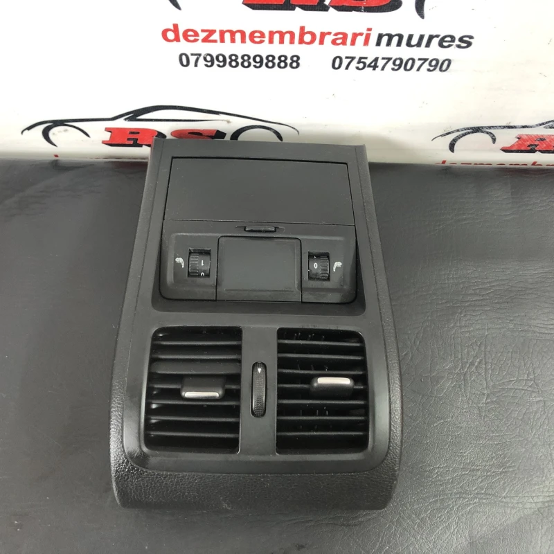 Grila ventilatie aer spate / Volkswagen Passat B7 2014 / Interior