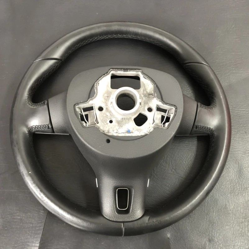 Volan cu comenzi / Volkswagen Passat B7 2014 / Interior