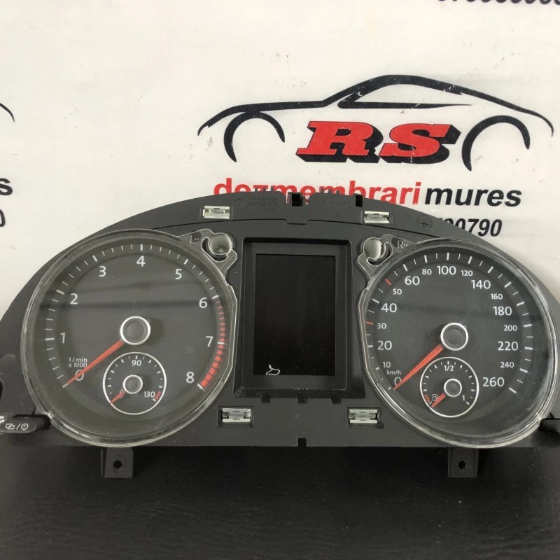 Ceas bord / Volkswagen Passat B7 2014 / Audio si electronice