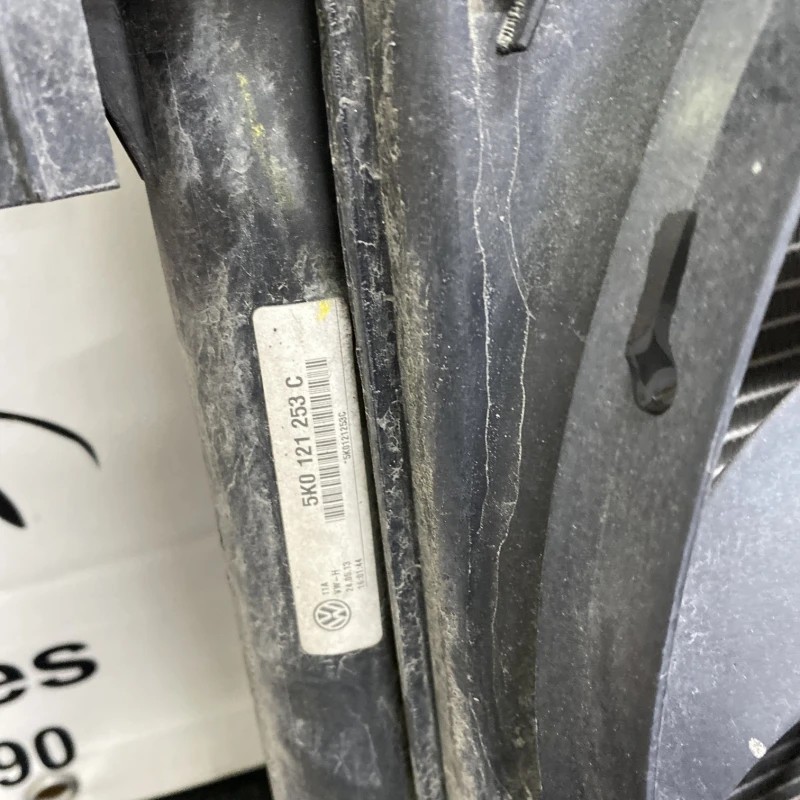 Radiator apa si electroventilator / Volkswagen Passat B7 2014 / Caroserie, oglinzi si faruri