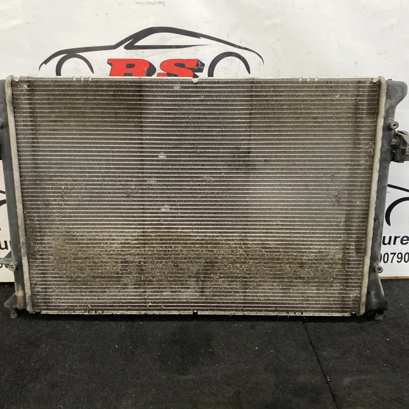 Radiator apa si electroventilator / Volkswagen Passat B7 2014 / Caroserie, oglinzi si faruri