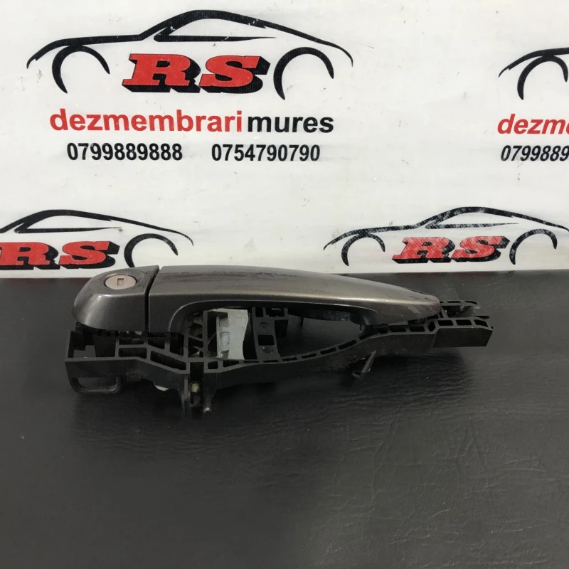 Maner usa stanga fata / BMW Seria 3 F30 2013 / Caroserie, oglinzi si faruri
