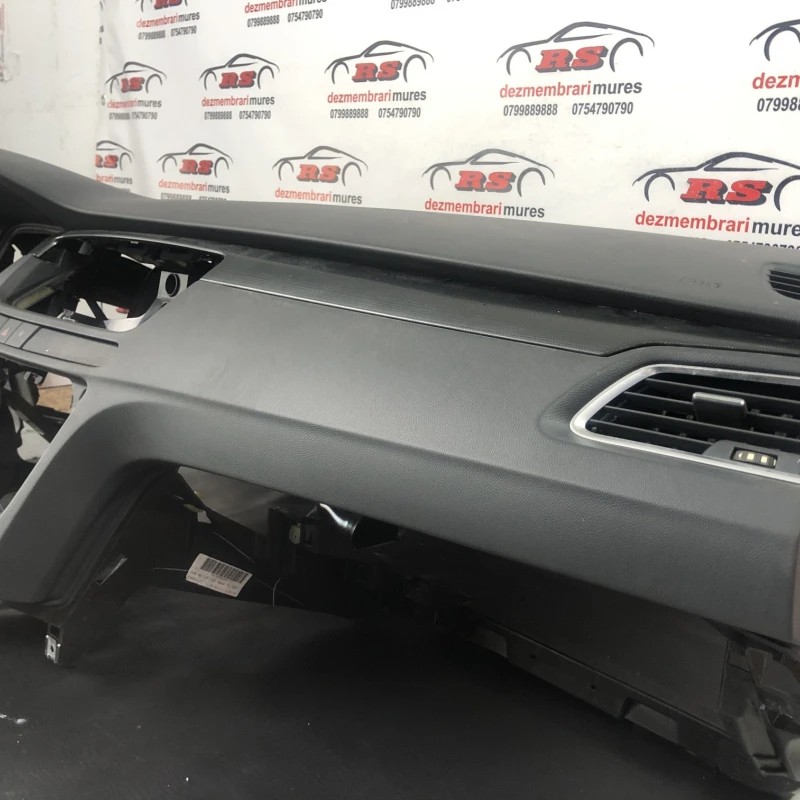 Plansa bord / Peugeot 508 508 2014 / Interior