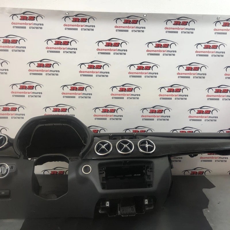 Plansa bord / Mercedes-Benz B Class W246 2012 / Interior
