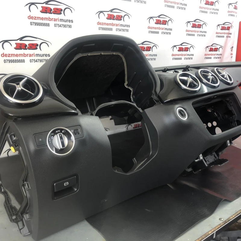 Plansa bord / Mercedes-Benz B Class W246 2012 / Interior