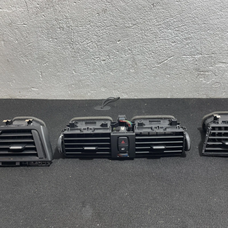 Grila aer bord BMW 