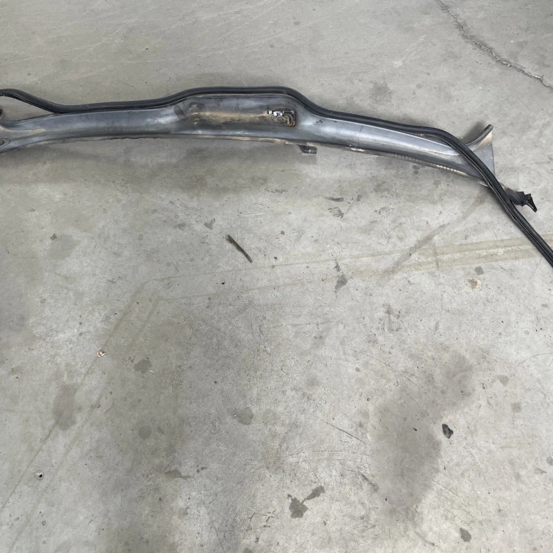 Grila stergatoare / BMW Seria 7 E65 2008 / Caroserie, oglinzi si faruri