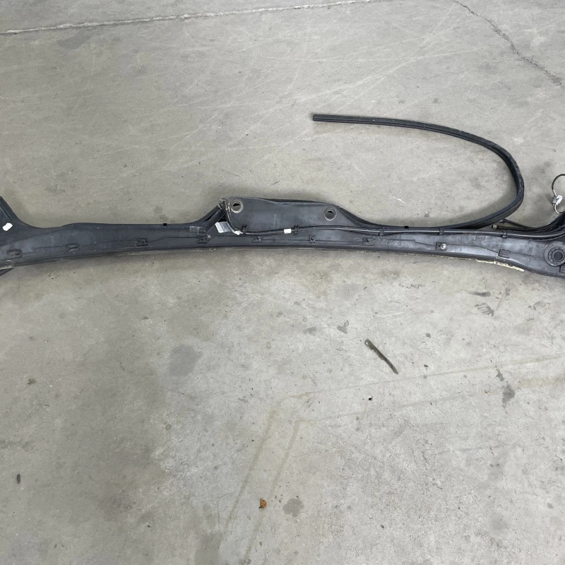 Grila stergatoare / BMW Seria 7 E65 2008 / Caroserie, oglinzi si faruri