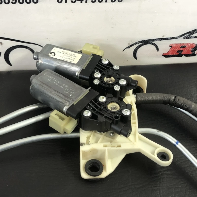 Jaluzele electrice stanga spate / BMW Seria 7 E65 2008 / Interior