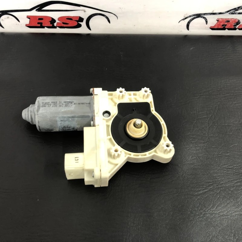 Motoras geam dreapta fata / BMW Seria 7 E65 2008 / Audio si electronice