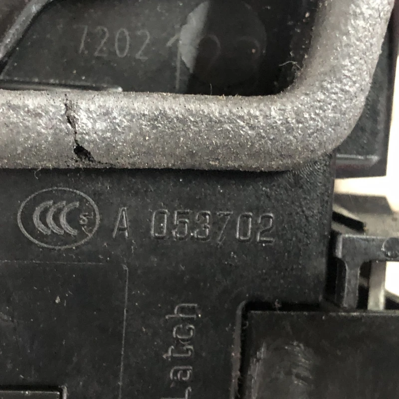 Iala broasca usa stanga fata cu soft close / BMW Seria 7 E65 2008 / Caroserie, oglinzi si faruri