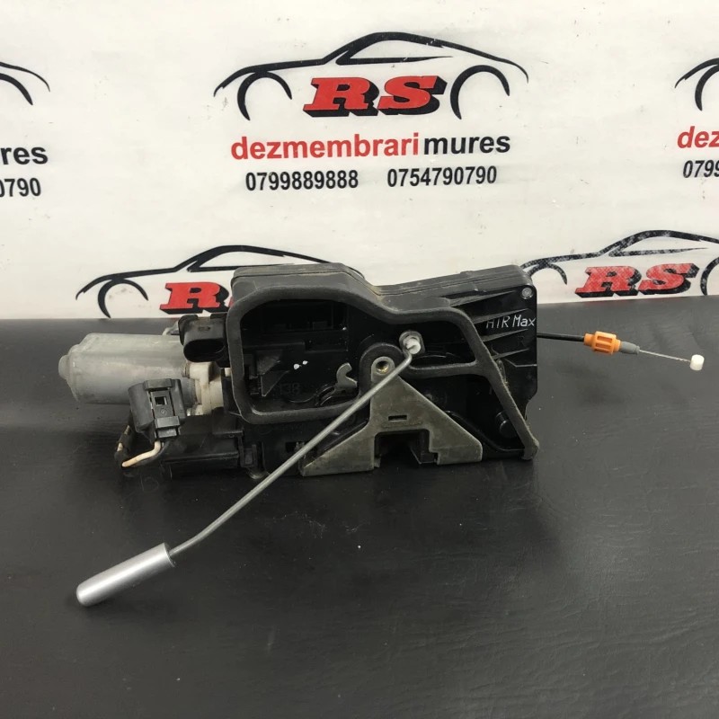 Iala broasca usa dreapta spate cu soft close / BMW Seria 7 E65 2008 / Caroserie, oglinzi si faruri