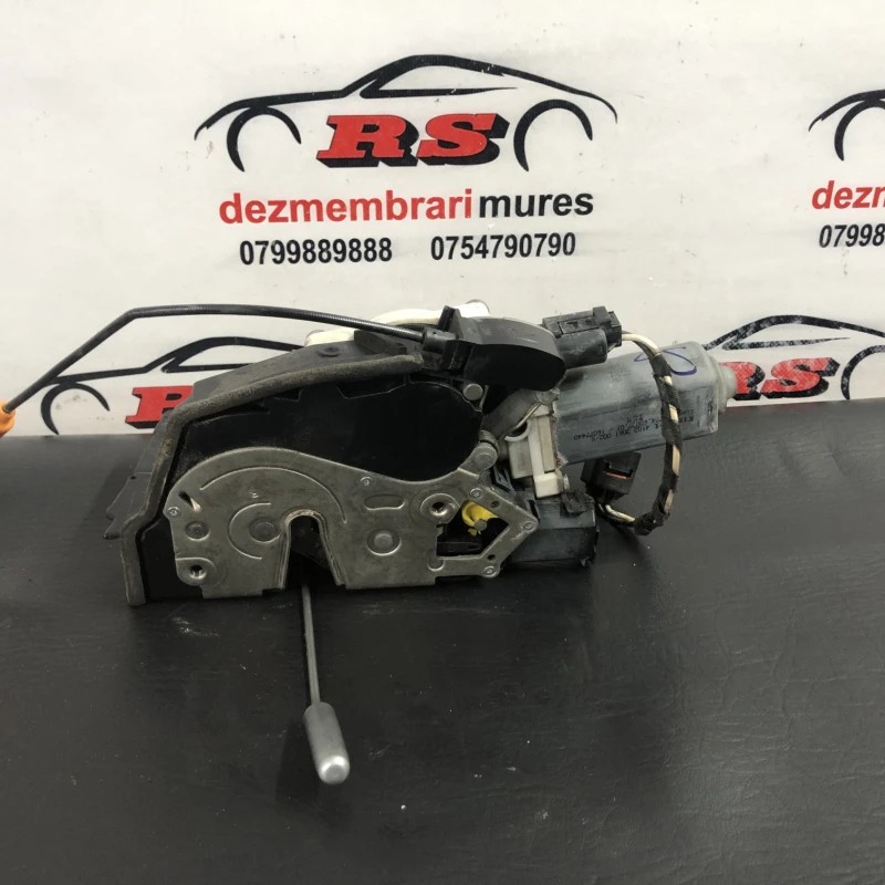 Iala broasca usa dreapta spate cu soft close / BMW Seria 7 E65 2008 / Caroserie, oglinzi si faruri
