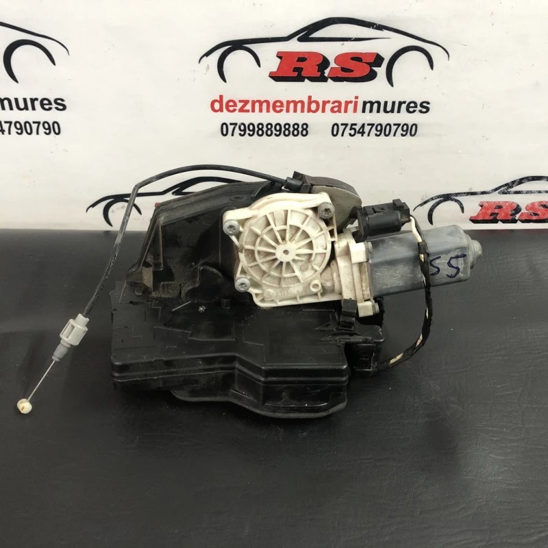 Iala broasca usa stanga spate cu soft close / BMW Seria 7 E65 2008 / Caroserie, oglinzi si faruri