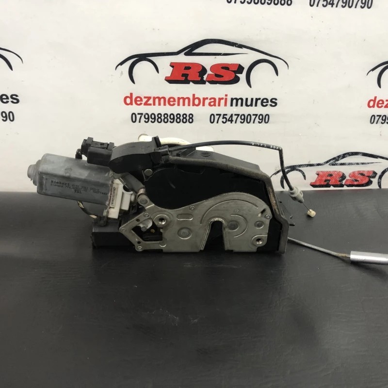 Iala broasca usa stanga spate cu soft close / BMW Seria 7 E65 2008 / Caroserie, oglinzi si faruri