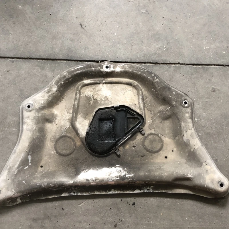 Intaritura Scut Motor BMW 