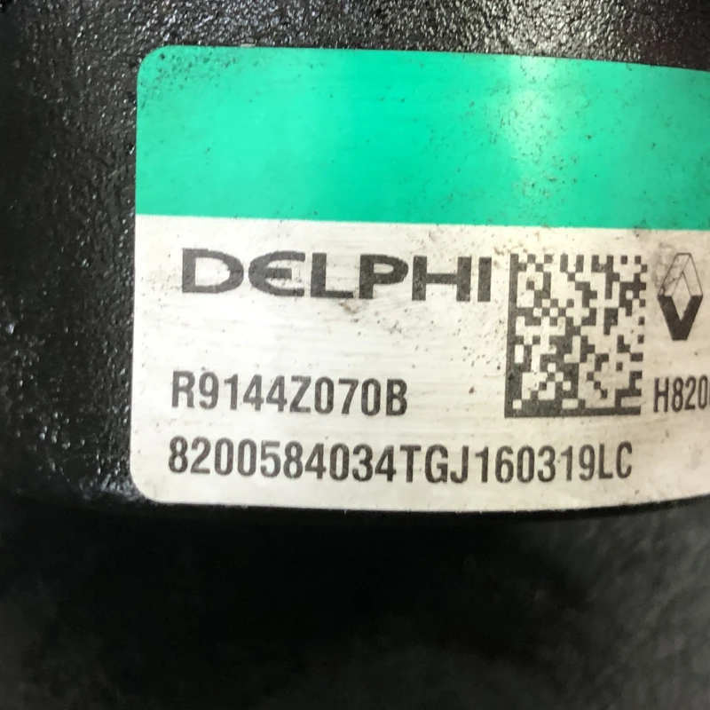 Rampa injectoare cu senzor / Renault Scenic III 2010 / Motor, racire si evacuare