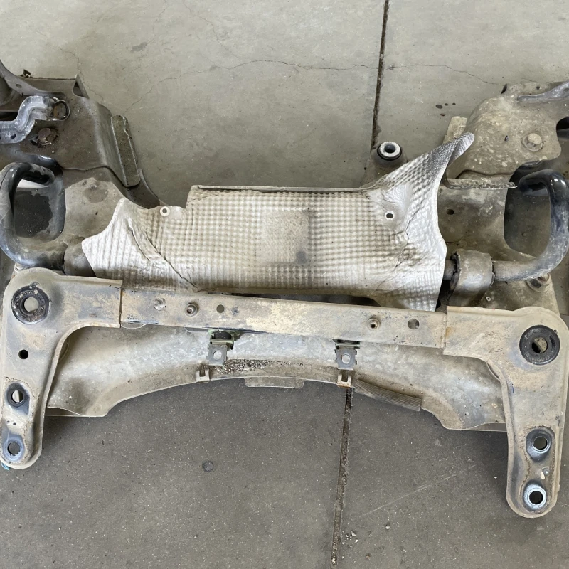 Punte fata jug motor / Renault Scenic III 2011 / Caroserie, oglinzi si faruri