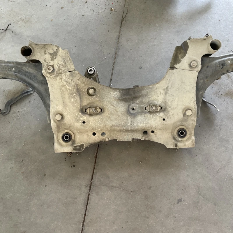 Punte fata jug motor / Renault Scenic III 2011 / Caroserie, oglinzi si faruri