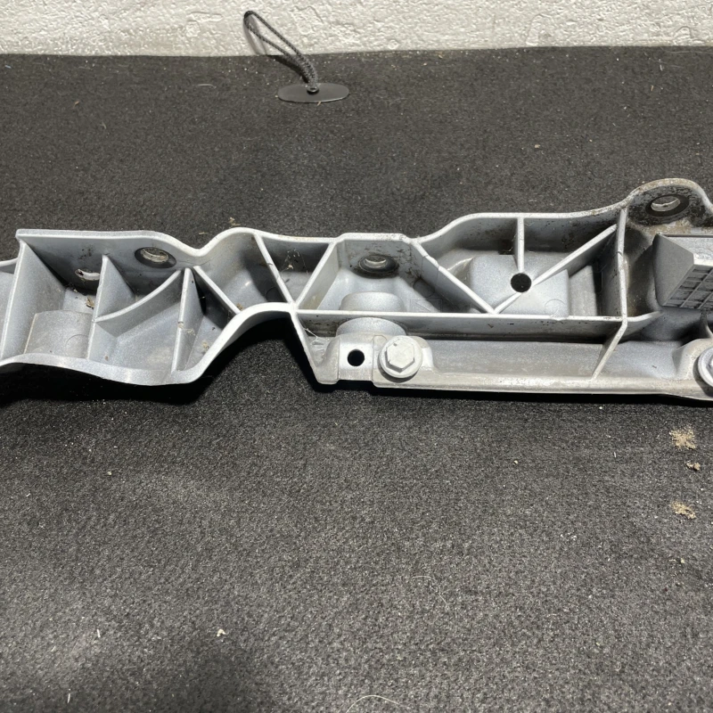 Suport aripa dreapta / Renault Scenic III 2011 / Caroserie, oglinzi si faruri
