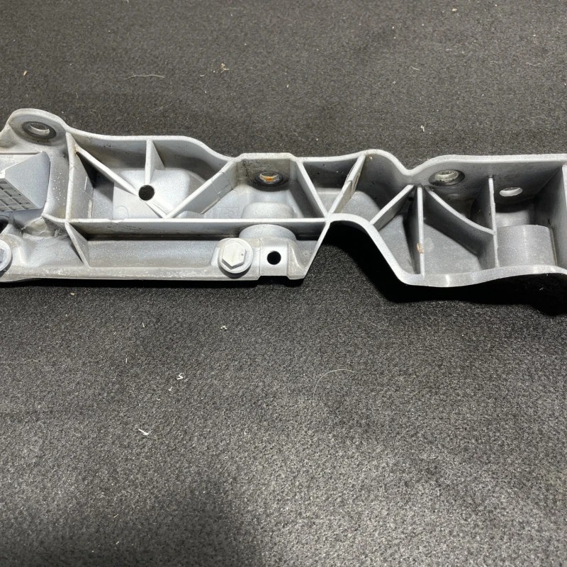Suport aripa stanga / Renault Scenic III 2011 / Caroserie, oglinzi si faruri