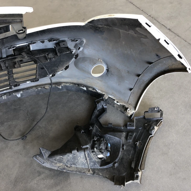 Bara fata / Renault Scenic III 2011 / Caroserie, oglinzi si faruri